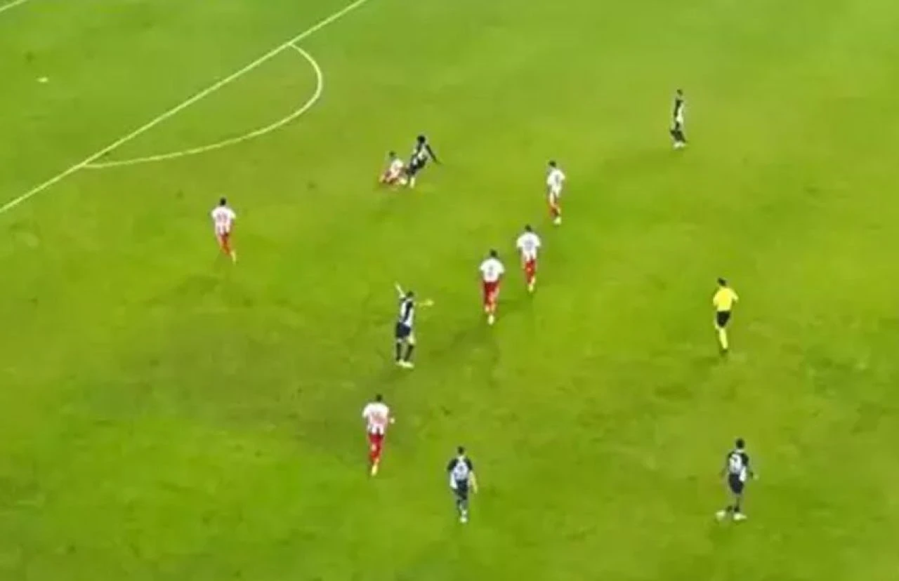 Antalyaspor - Fenerbahçe maçının tartışmalı pozisyonlarını eski hakemler değerlendirdi! - 3. Resim