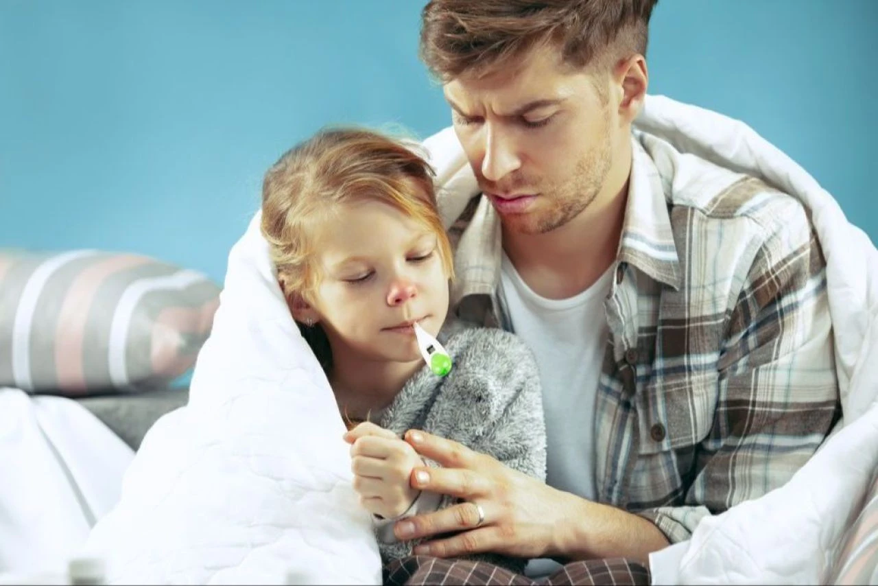 Ateşli çocuğa sakın bunu yapmayın! Uzmanından kritik uyarı