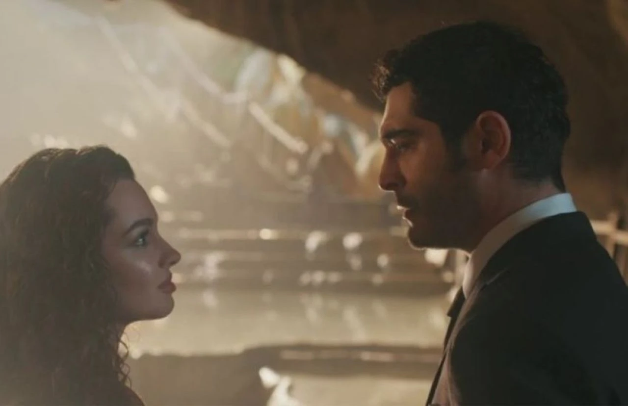 Bahar dizisinin yönetmeni Bir Gece Masalı'na laf attı! İki dizisinin savaşı şimdi başladı - 3. Resim