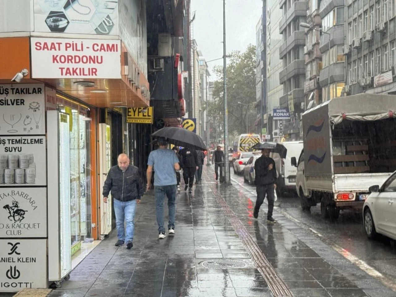 Meteoroloji'den Doğu Anadolu'da 3 il için kuvvetli fırtına uyarısı: Önleminizi alın!