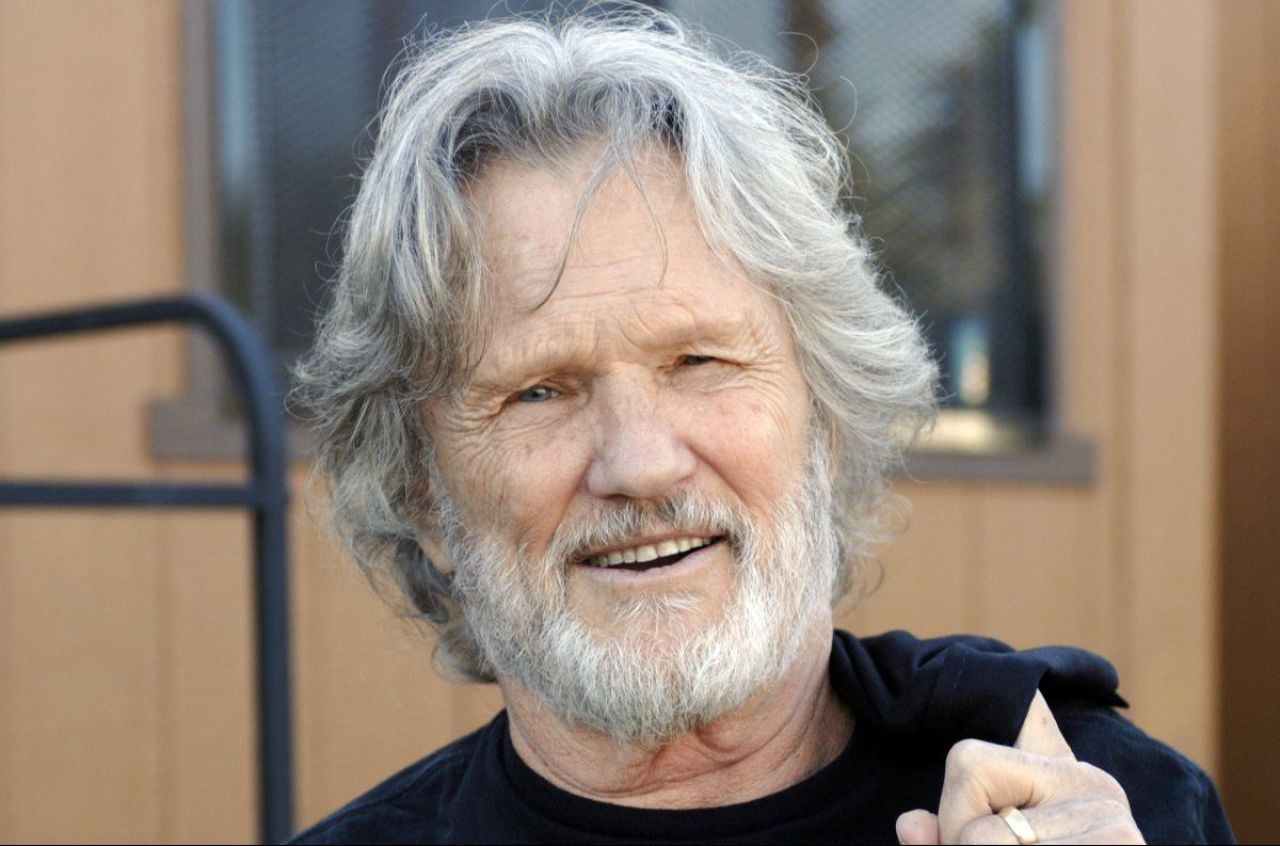 Efsane şarkıcı ve oyuncu Kris Kristofferson'dan acı haber! Hayranlarını yasa boğdu - 1. Resim