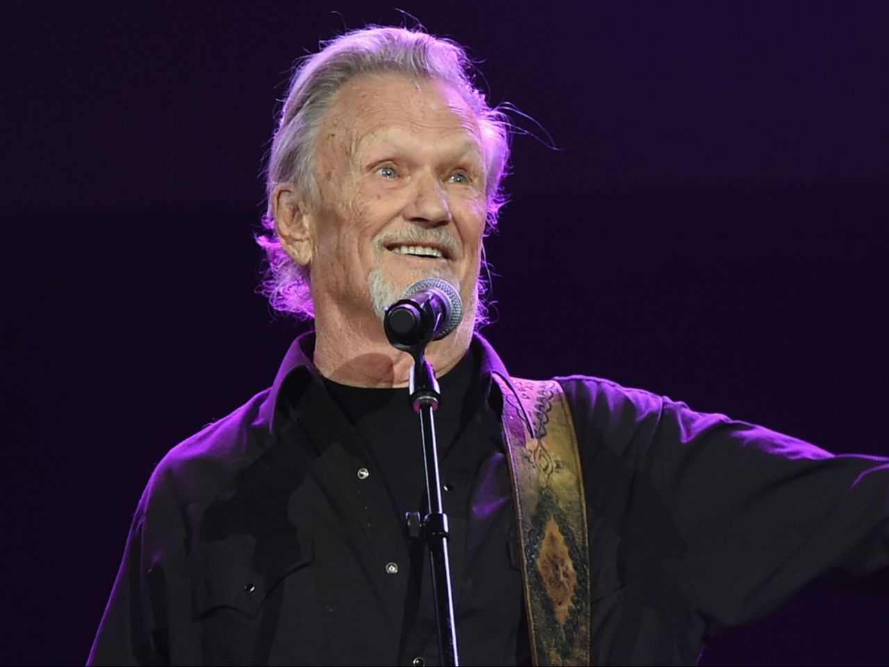 Efsane şarkıcı ve oyuncu Kris Kristofferson'dan acı haber! Hayranlarını yasa boğdu - 2. Resim