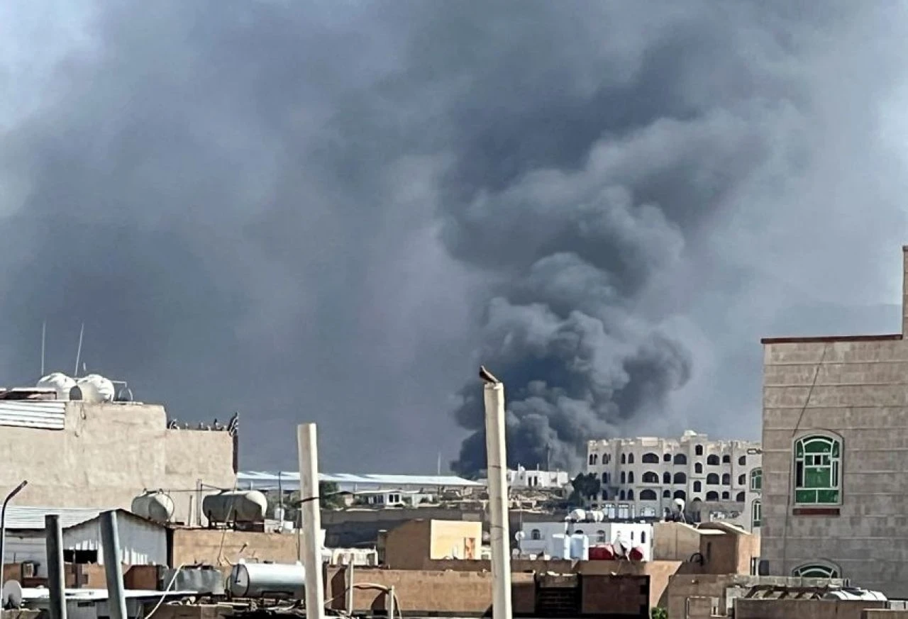 İsrail, Yemen'e bomba yağdırdı ve tehdit etti: Bize hiçbir yer uzak değil - 3. Resim