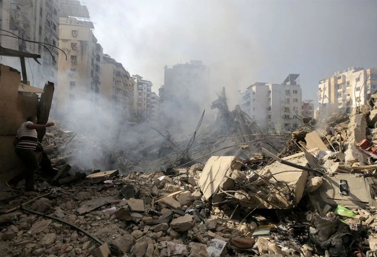 İsrail, Yemen'e bomba yağdırdı ve tehdit etti: Bize hiçbir yer uzak değil - 1. Resim