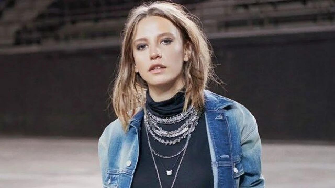 Serenay Sarıkaya'dan halay şov! Görenler şaştı kaldı - 2. Resim