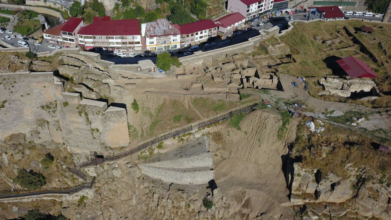 Bitlis Kalesi kazılarında tarihi keşif: Görüntüler heyecanlandırdı, tam 500 yıllık! - 4. Resim