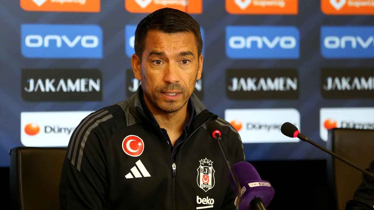 Bronckhorst&#039;tan galibiyet sonrası açıklama: Amsterdam&#039;dan sonra hiç gol yemedik