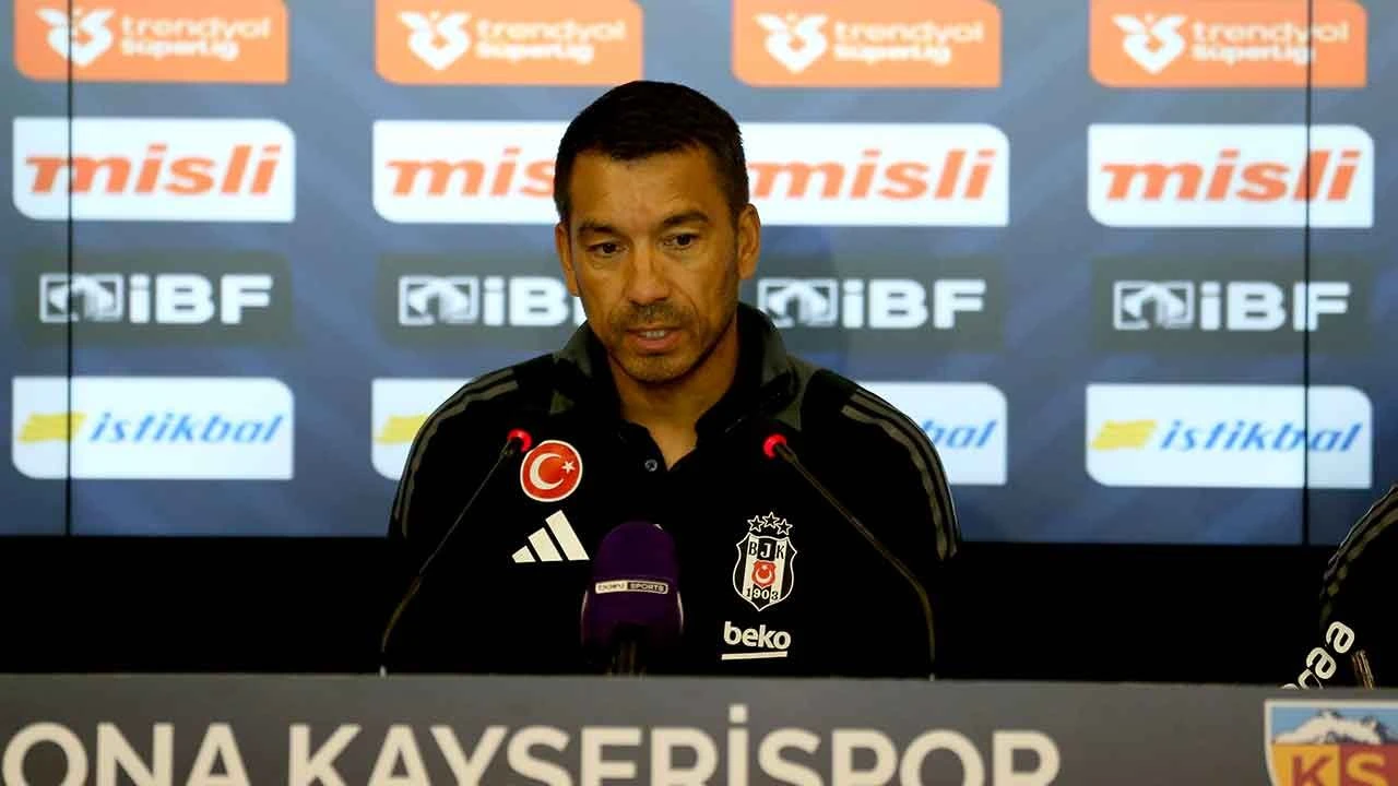 Bronckhorst'tan galibiyet sonrası açıklama: Amsterdam'dan sonra hiç gol yemedik - 1. Resim