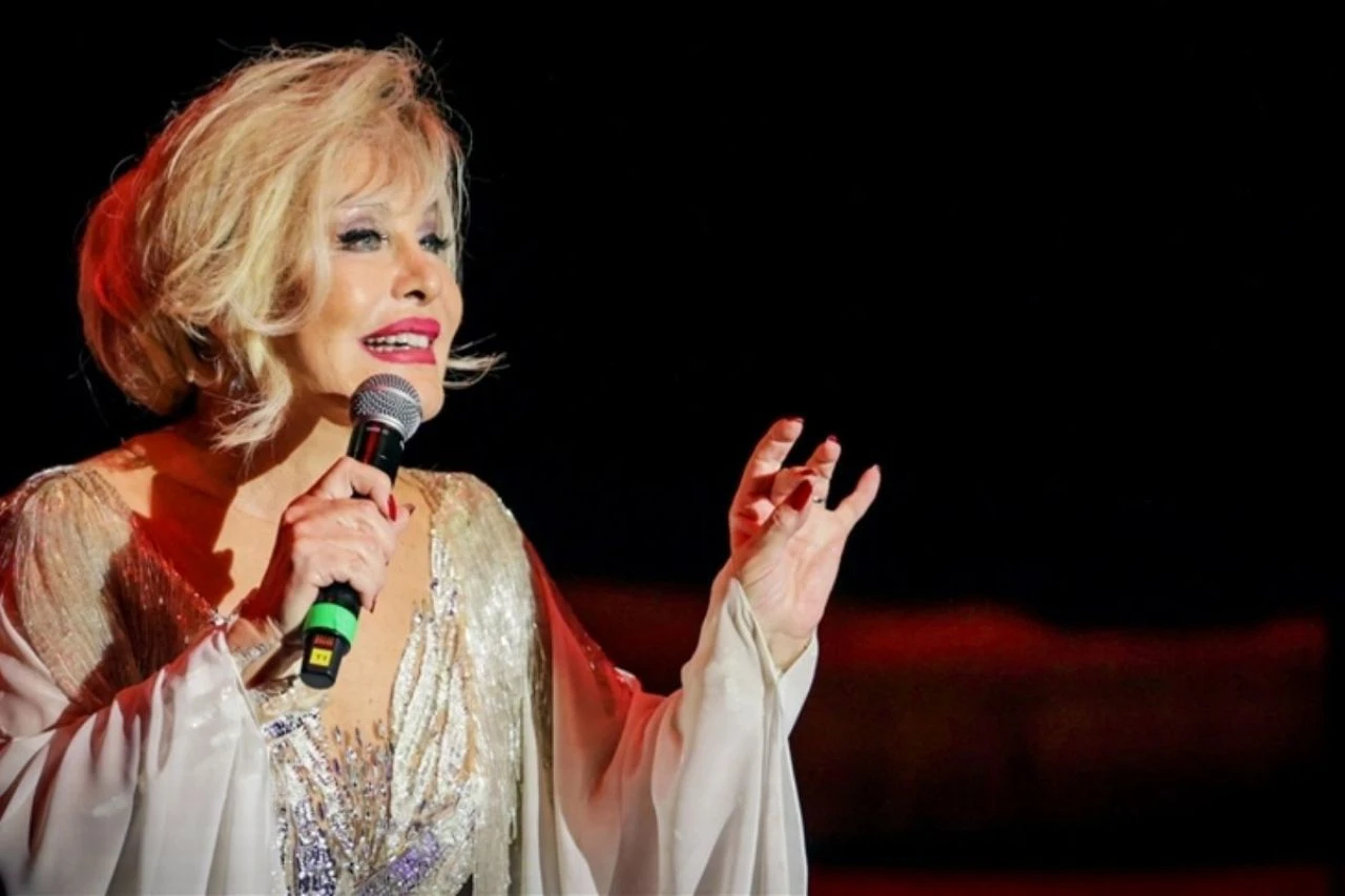 Emel Sayın'ın hayatı film oluyor! Kendisini oynamasını istediği oyuncuyu ilk kez paylaştı