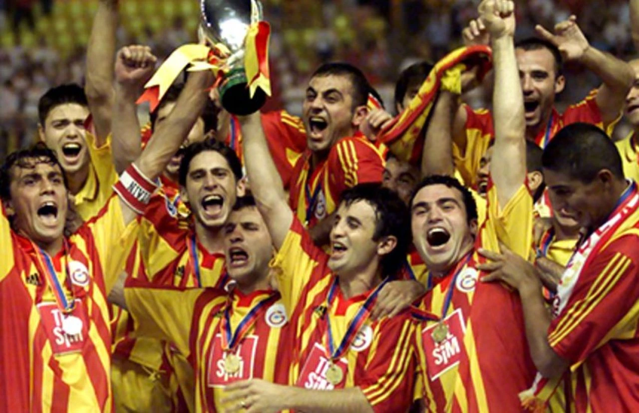 Galatasaray kuruluşunun 119. yıl dönümünü kutlanıyor - 8. Resim