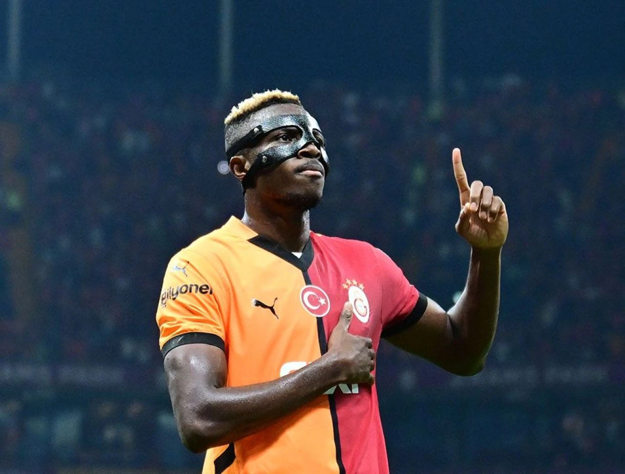 İtalya'da gündem Osimhen! Golden sonraki hareketi Napoli taraftarlarını çıldırttı