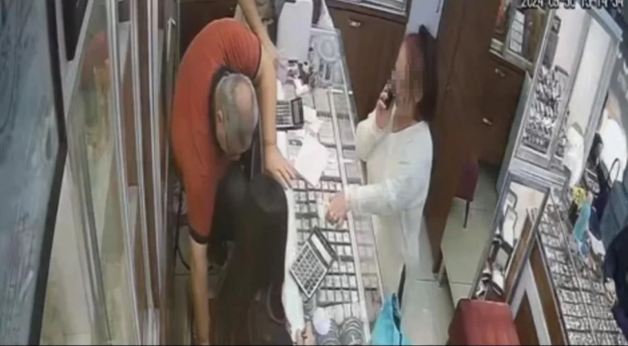 Kuyumcuların başına gelmeyen kalmadı: Düşük ayarla böyle dolandırıldılar!