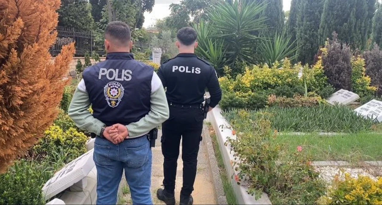 Polis ekipleri Cem Garipoğlu'nun mezarında! - 2. Resim
