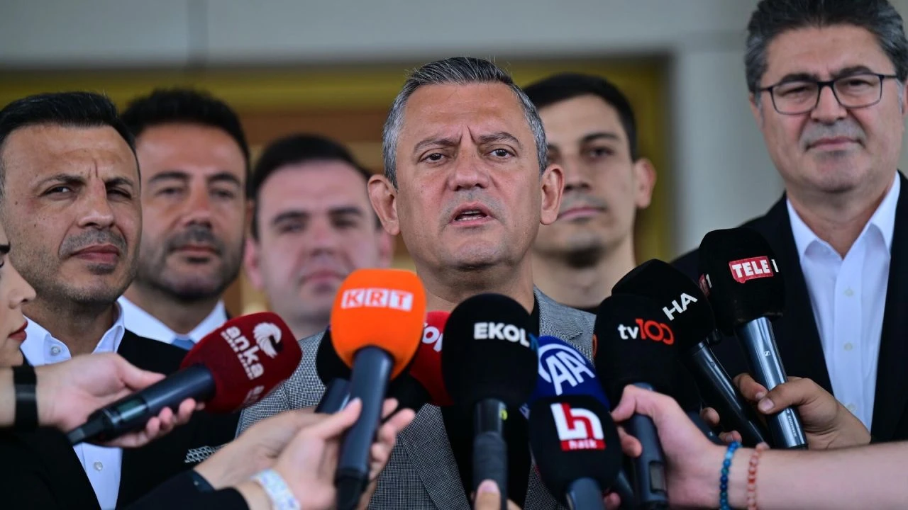 CHP lideri Özgür Özel'den İmamoğlu çıkışı! 'Siyasi yasak bence İstinaf'ta onanacak'