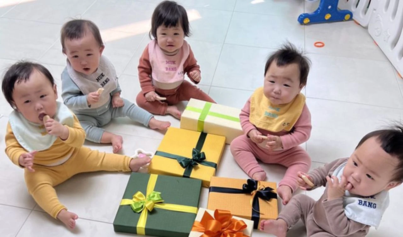 Dünyanın en düşük doğurganlığı olan ülkede beşizleri oldu! 'Power Rangers' bebeklere 4,3 milyon TL destek