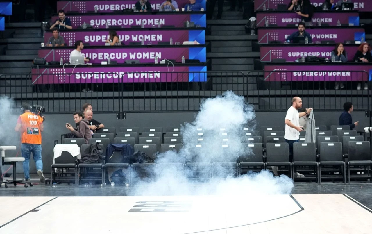 FIBA Kadınlar Süper Kupa maçında ortalık karıştı! Fenerbahçe - Beşiktaş derbisi iptal edildi 