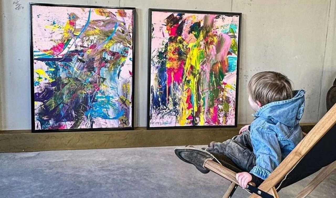 Herkes tablosunu almak için sıraya girdi! 'Küçük Picasso' yaptığı tabloyu dudak uçuklatan fiyata sattı