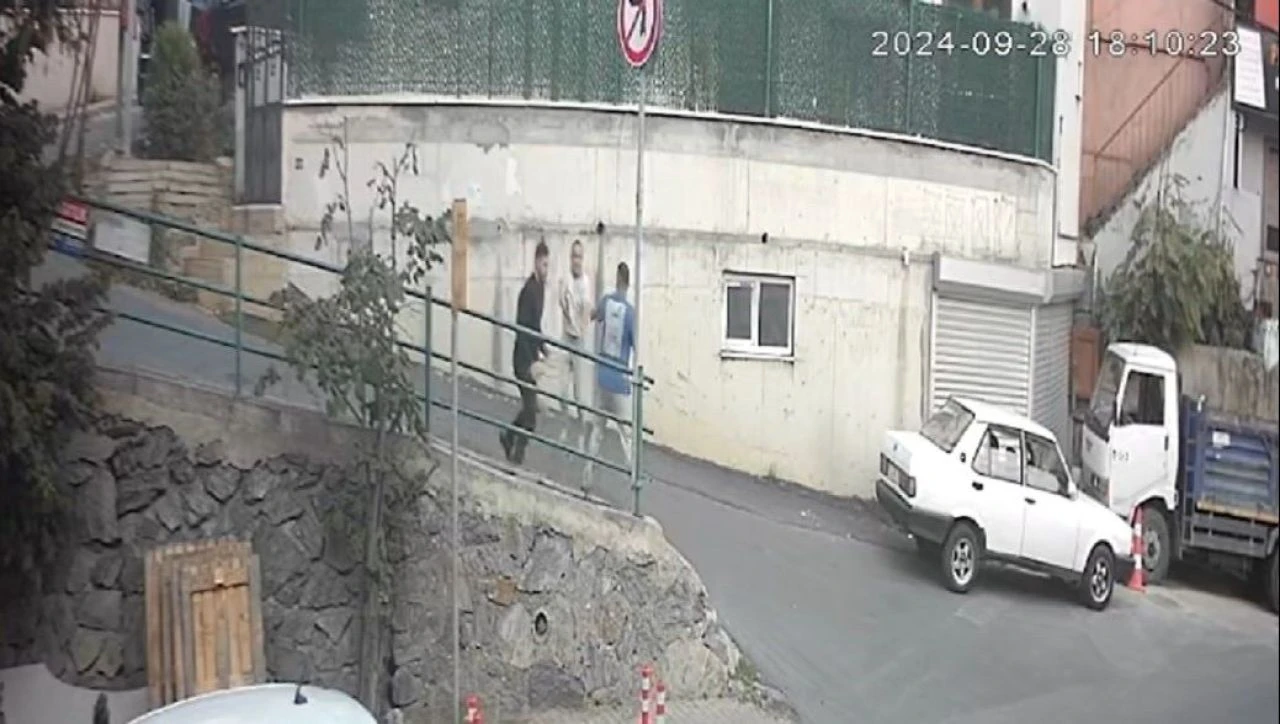 Namlu tam göğsüne değdi, ölümden döndü! Eski eş dehşeti kamerada - 1. Resim