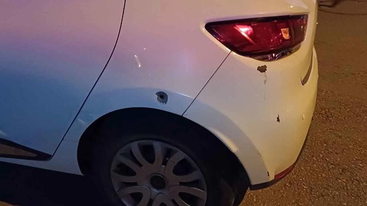 Alacak-verecek meselesinde kurşun yağdı: 4 araç zarar gördü - 2. Resim