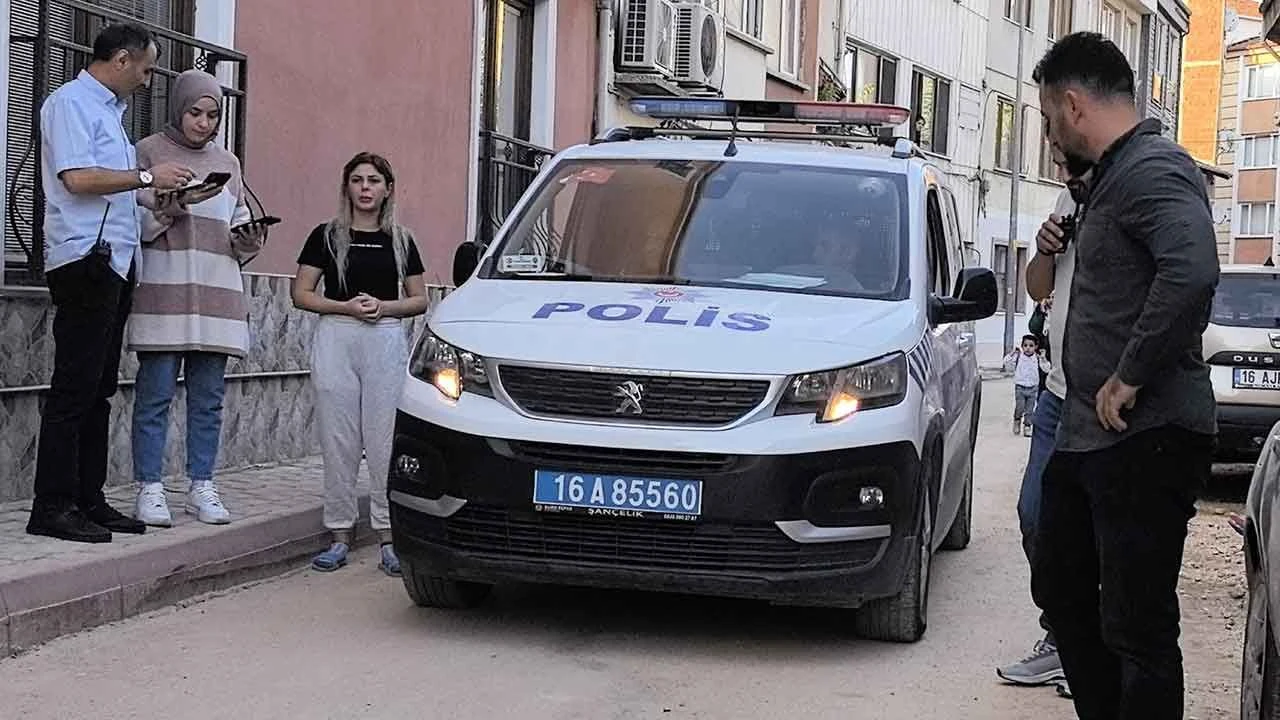 Bursa'da eski nişanlı dehşeti: Önünü kesip ateş açtı - 1. Resim