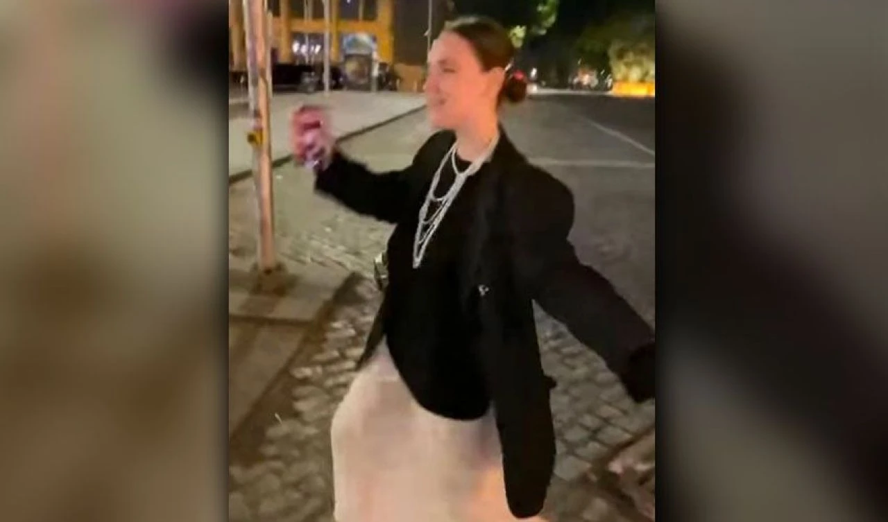 Genç fenomen bilmeden ölümünü kayda aldı! Dans ederken alt geçitte düştü - 1. Resim