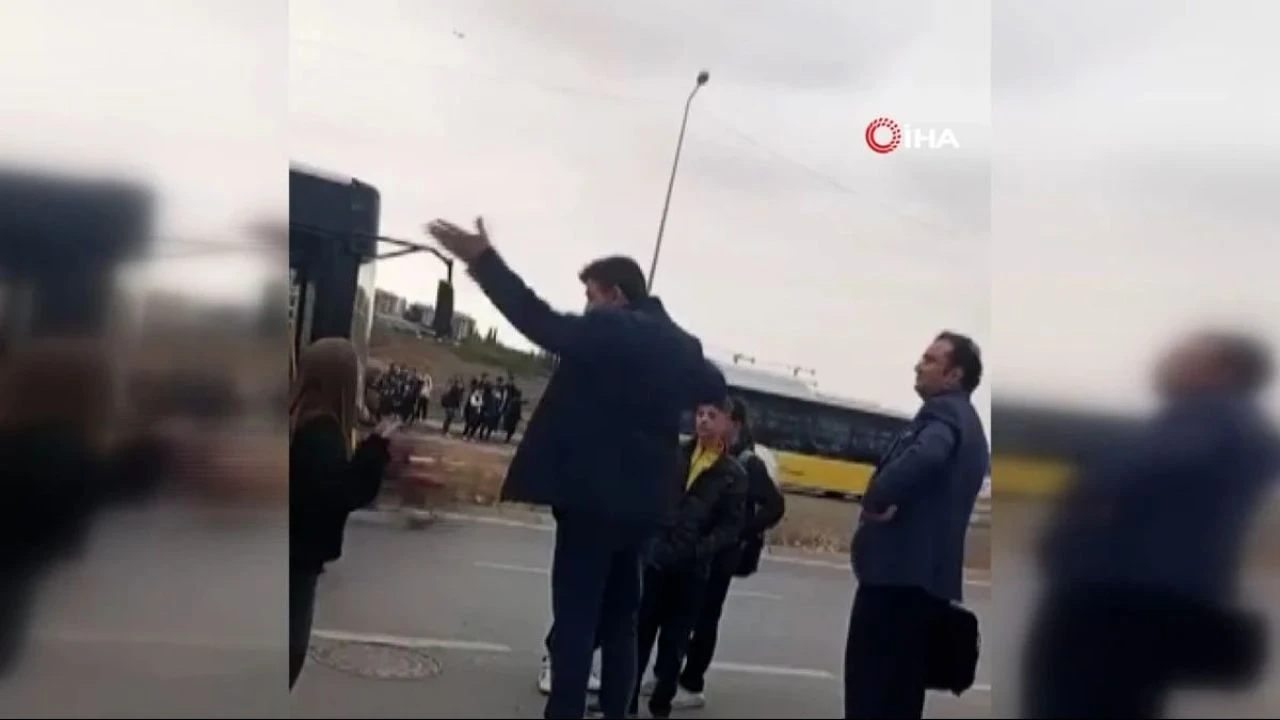 İstanbul'da yolcuya kızıp otobüsü bıraktı! 'Banane çalışmıyorum'