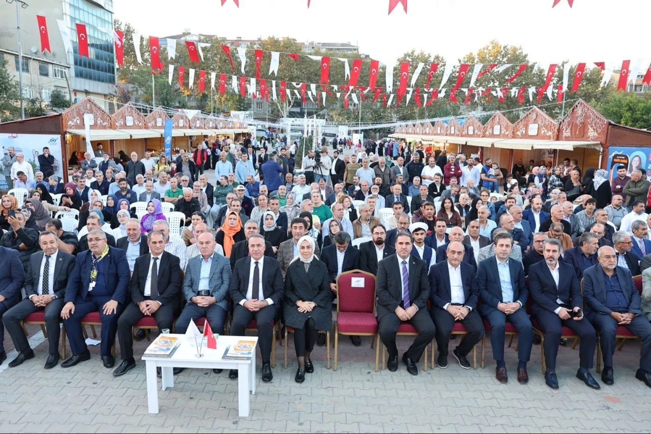 Sultangazi’de Anadolu Kültür Festivali 5. Geleneksel Malatya Yöresel Ürün Günleri Üzüm Festivali ile Başladı - 1. Resim
