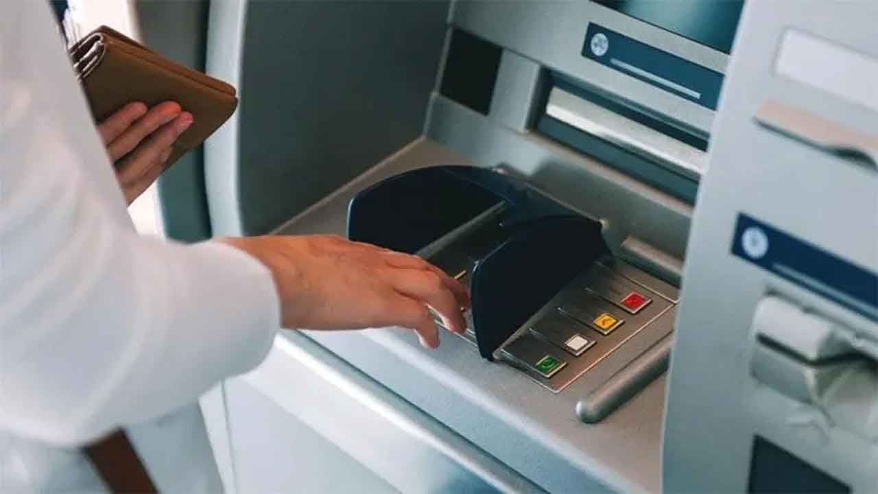 ATM&#039;lerde yeni dönem! Artık bu şifreler kullanılamayacak