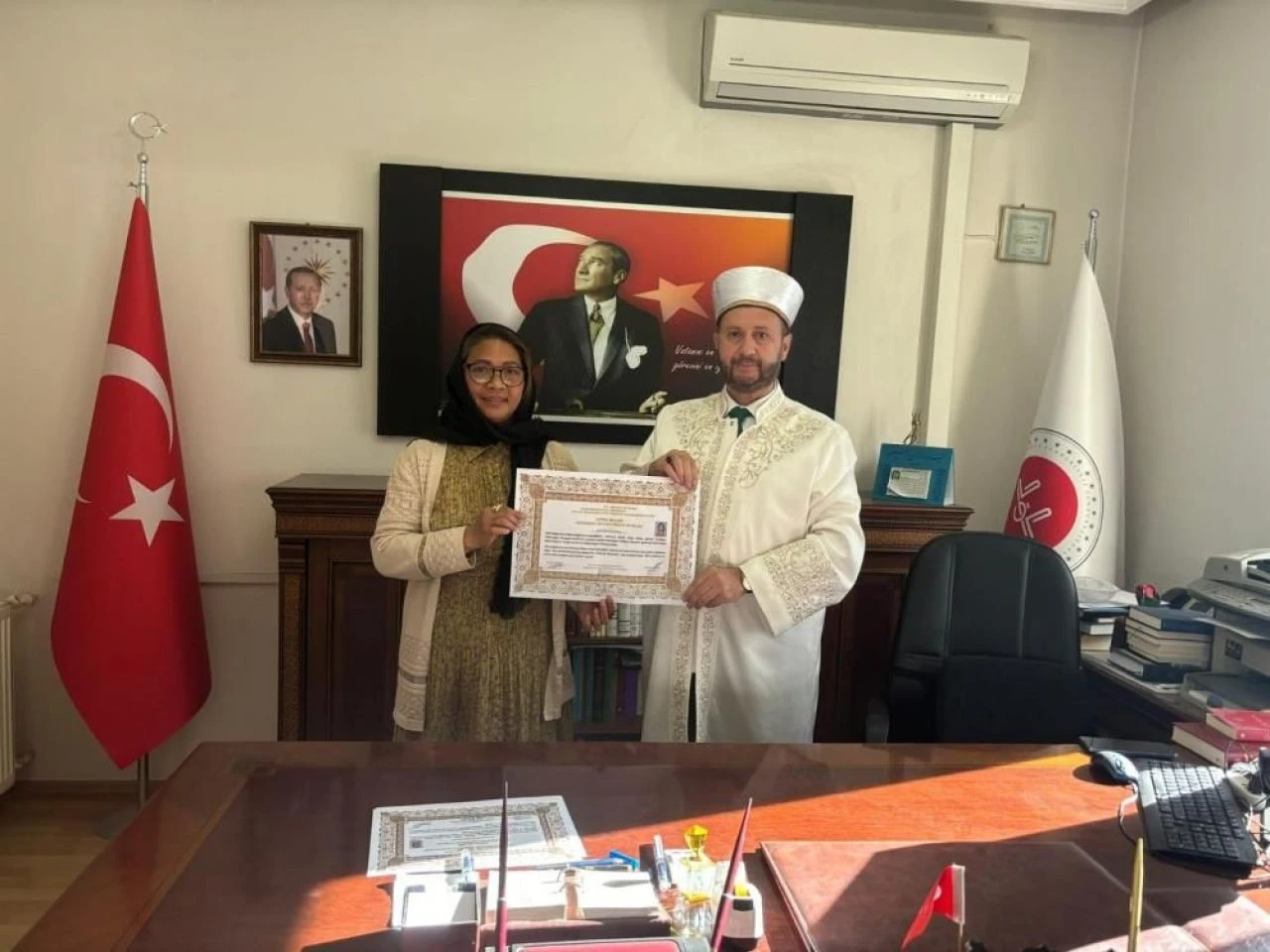 Denizli’de Müslüman olan Filipinli kadının yeni adı belli oldu!