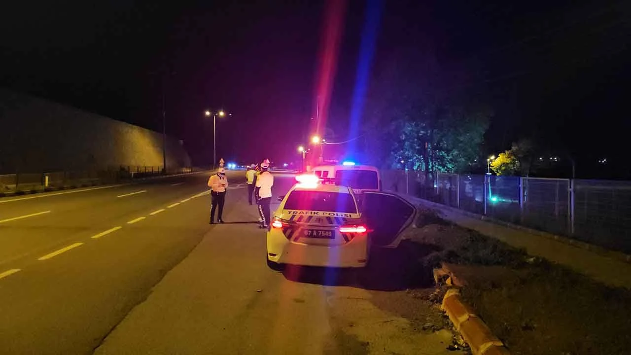 Karayolundaki heyelan anı kamerada