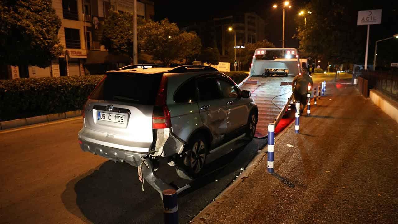 Lüks aracıyla kaza yaptı, otomobili bırakıp kaçtı - 1. Resim