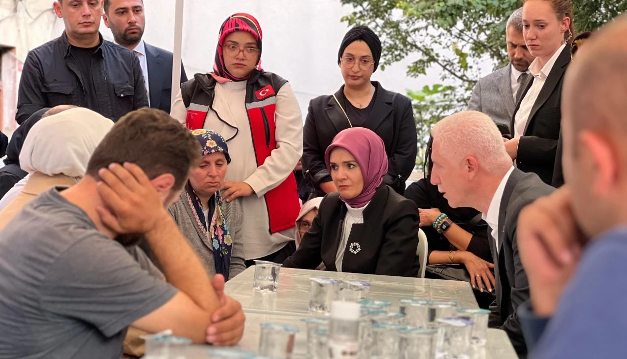 Vahşice katledilen İkbal Uzuner ve Ayşenur Halil son yolculuğuna uğurlandı TGRT Haber