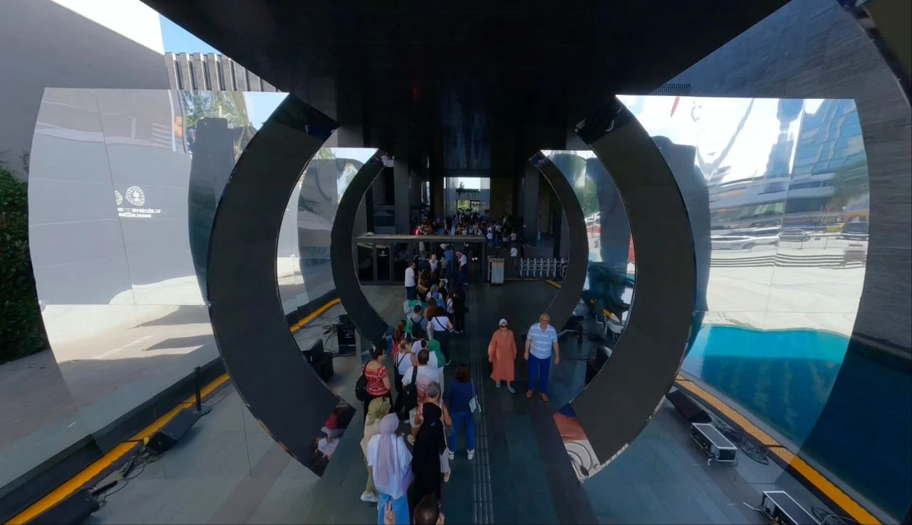 Kültür Yolu Festivali’ne yoğun ilgi! İstiklal Caddesi ve AKM’de metrelerce kuyruk oluştu