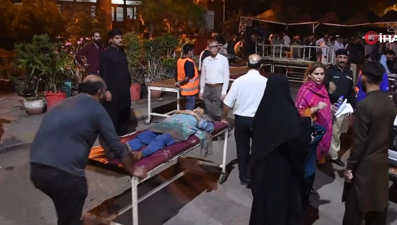 Pakistan’da büyük patlama: Ölü ve yaralılar var!