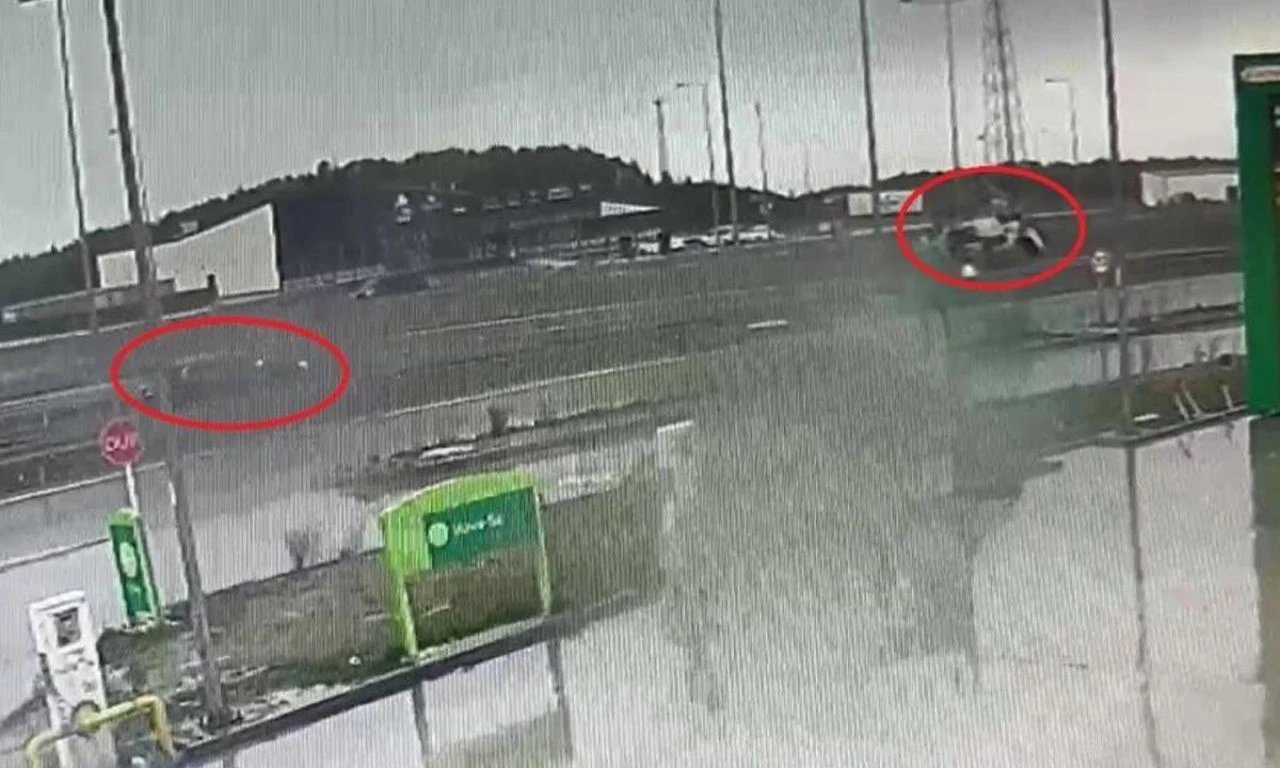 Yardıma koştu, feci şekilde can verdi! Kan donduran anlar kamerada - 2. Resim