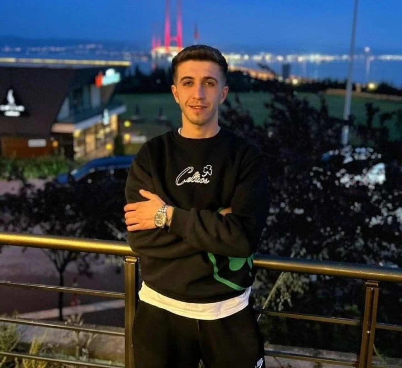 Yardıma koştu, feci şekilde can verdi! Kan donduran anlar kamerada - 1. Resim