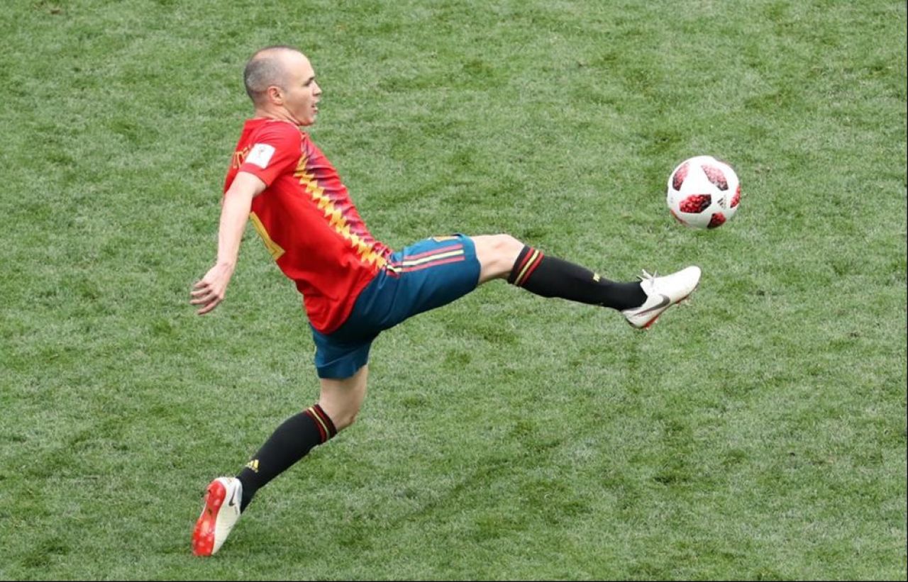 Andres Iniesta, futbolu bıraktı: Dünya futboluna damga vurdu! - 1. Resim