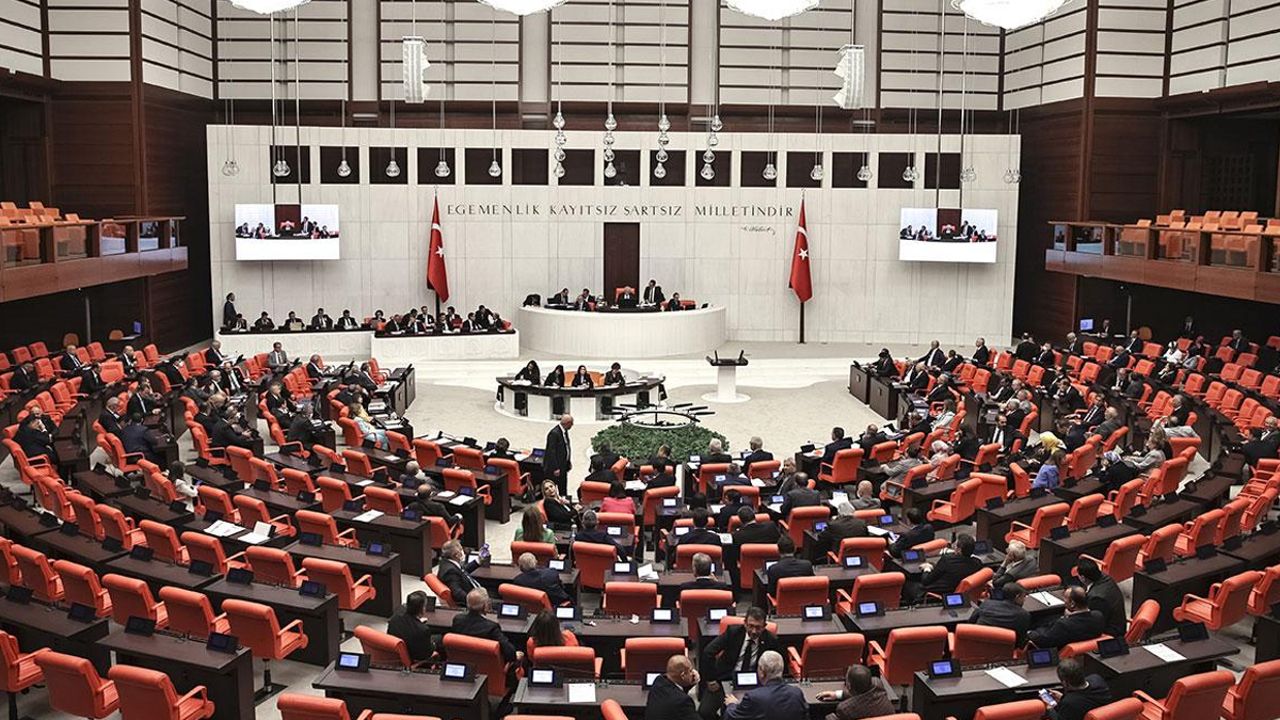 İstifa depremleri TBMM&#039;deki düzeni değiştirdi! İYİ Parti, MHP ve DEM detayı dikkatlerden kaçmadı