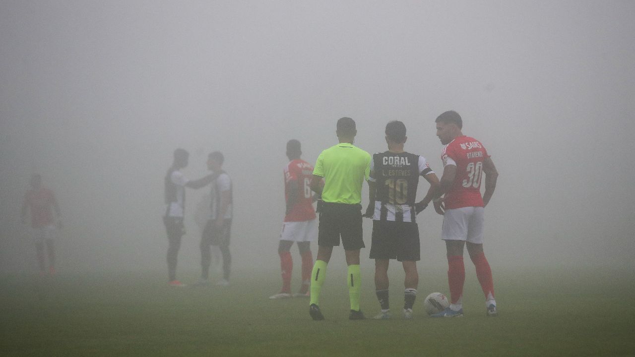 Nacional-Benfica maçı 9. dakikada durdu! Neden ertelendiği gündem oldu