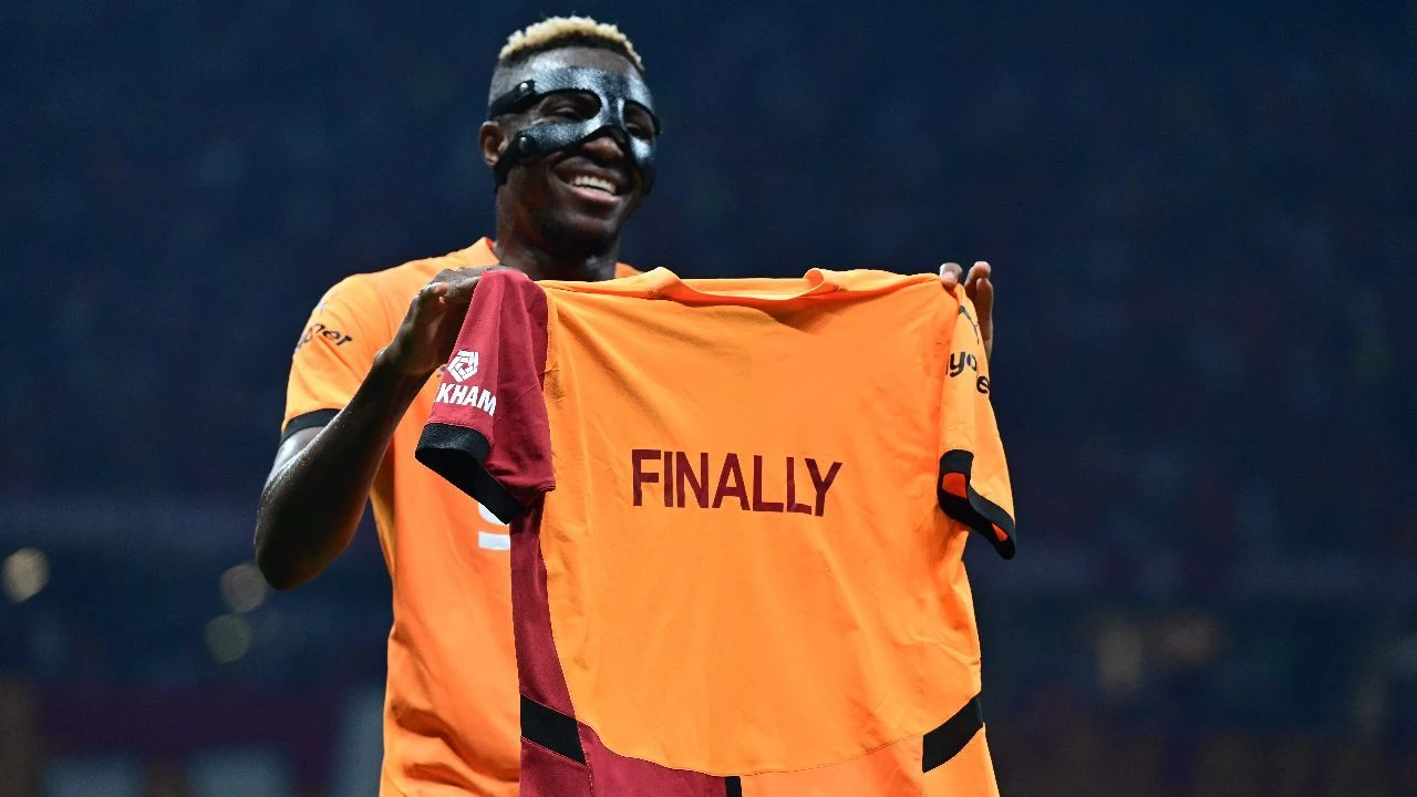 Osimhen'in ne zaman sahalara geri döneceği netleşti - 1. Resim