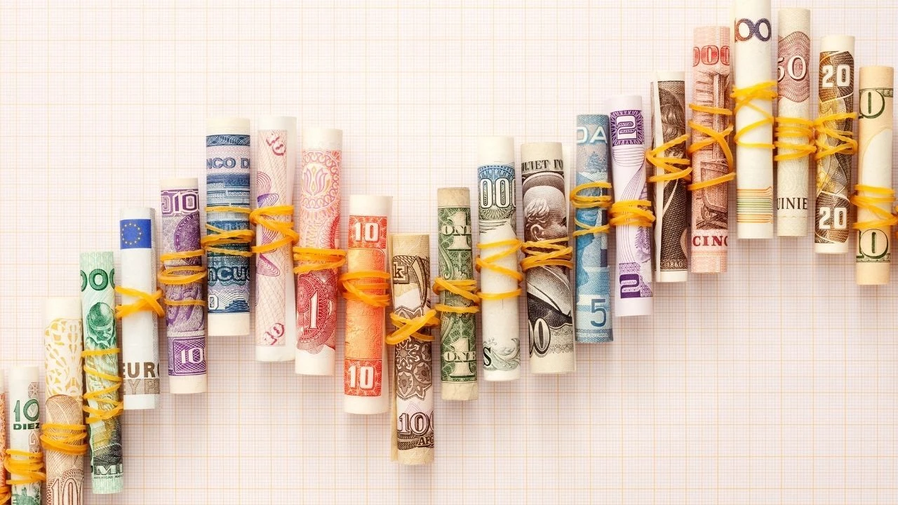 Yen başta olmak üzere para birimleri dolar karşısında pazartesi kayıplarıyla boğuşuyor - 2. Resim