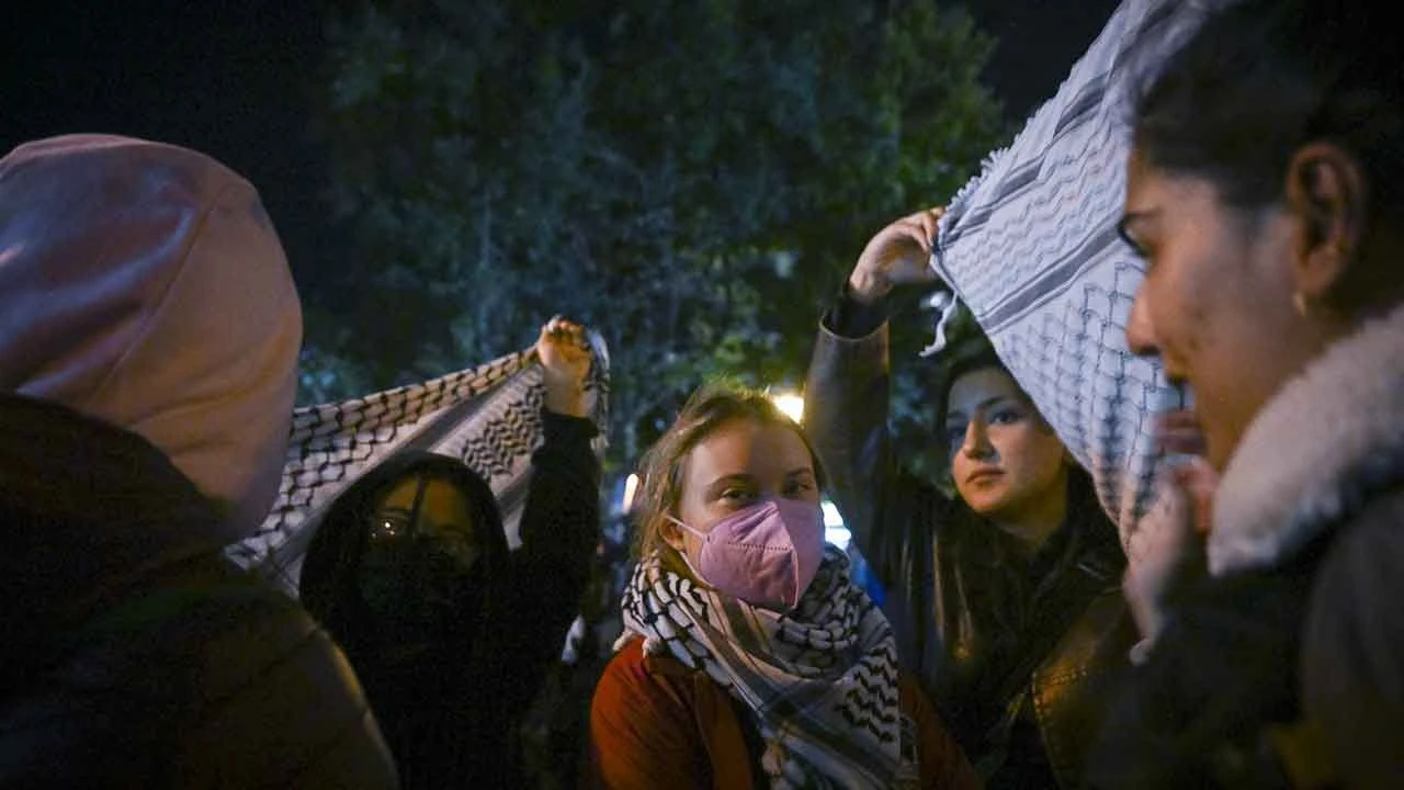 Berlin'de ortalık karıştı: Polisten Filistin destekçilerine sert müdahale! - 6. Resim