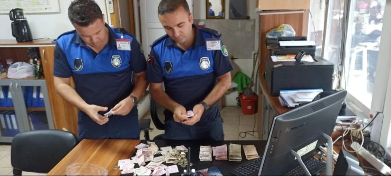 Engelli dilencinin bir saatlik hasılatı şoke etti: Zabıta enseledi!