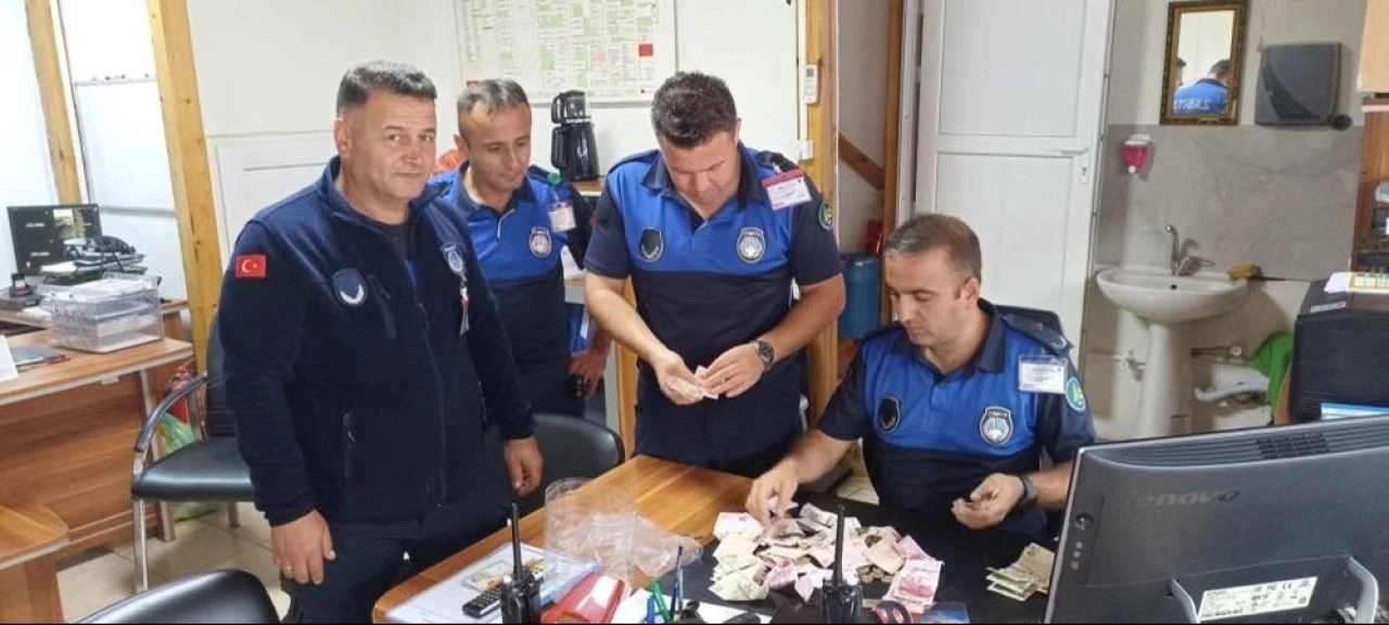 Engelli dilencinin bir saatlik hasılatı şoke etti: Zabıta enseledi!