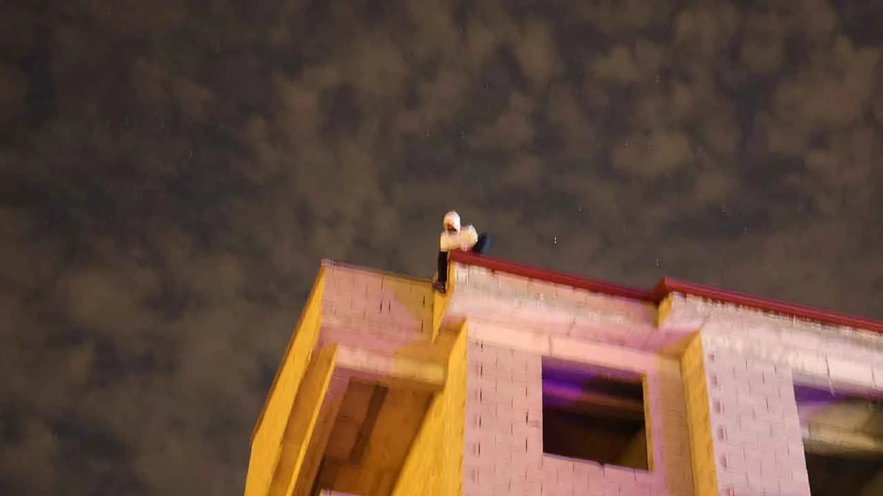 Eşiyle tartıştıktan sonra intihara kalkıştı! İkna çabası bir saat sürdü - 2. Resim