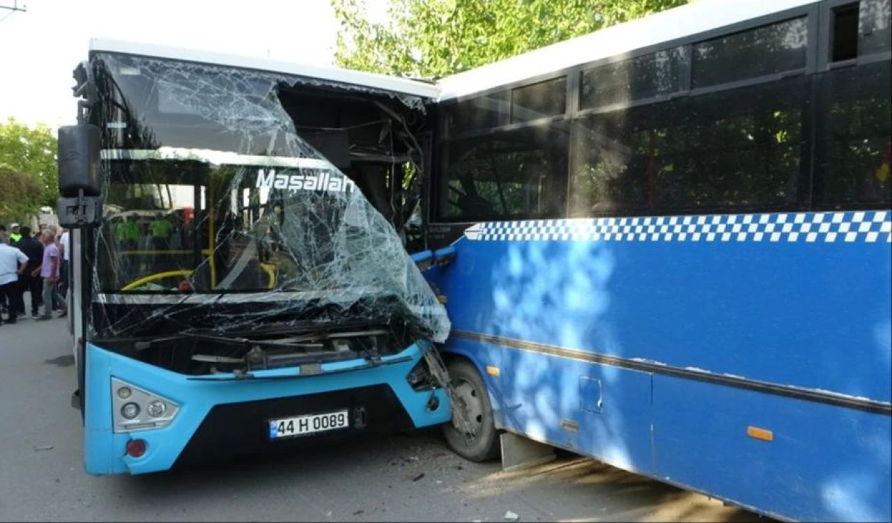 Malatya'da facianın eşiğinden dönüldü! Öğrenci sevisi ile otobüs çarpıştı: 25 kişi yaralandı - 1. Resim