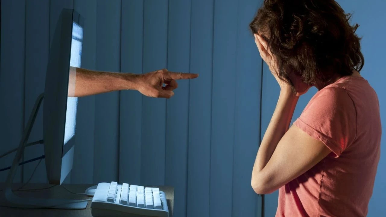 Anne ve babalar dikkat! Çocuğunuzu internette güvende tutmak için bilmeniz gerekenler - 1. Resim