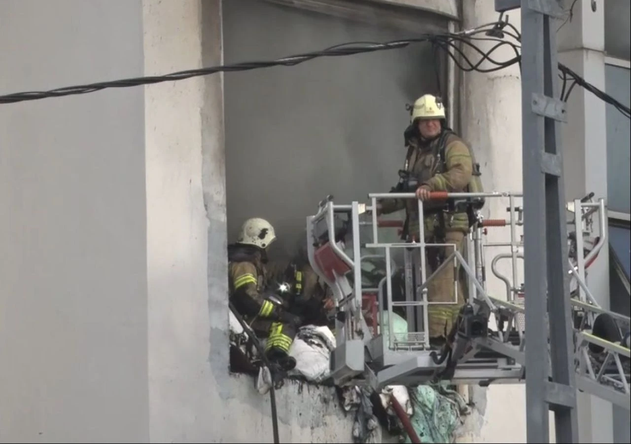 Beylikdüzü’nde medikal malzeme üreten tekstilde feci yangın!