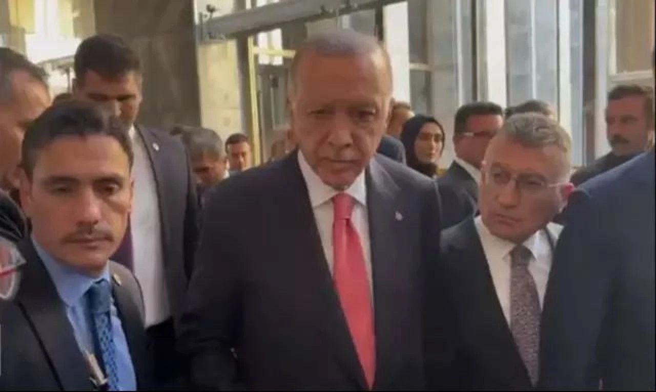 Cumhurbaşkanı Erdoğan ve daha önce ojelerine şaşırdığı muhabirle gülümseten diyalog! 'Rüya yanıt versin' - 1. Resim