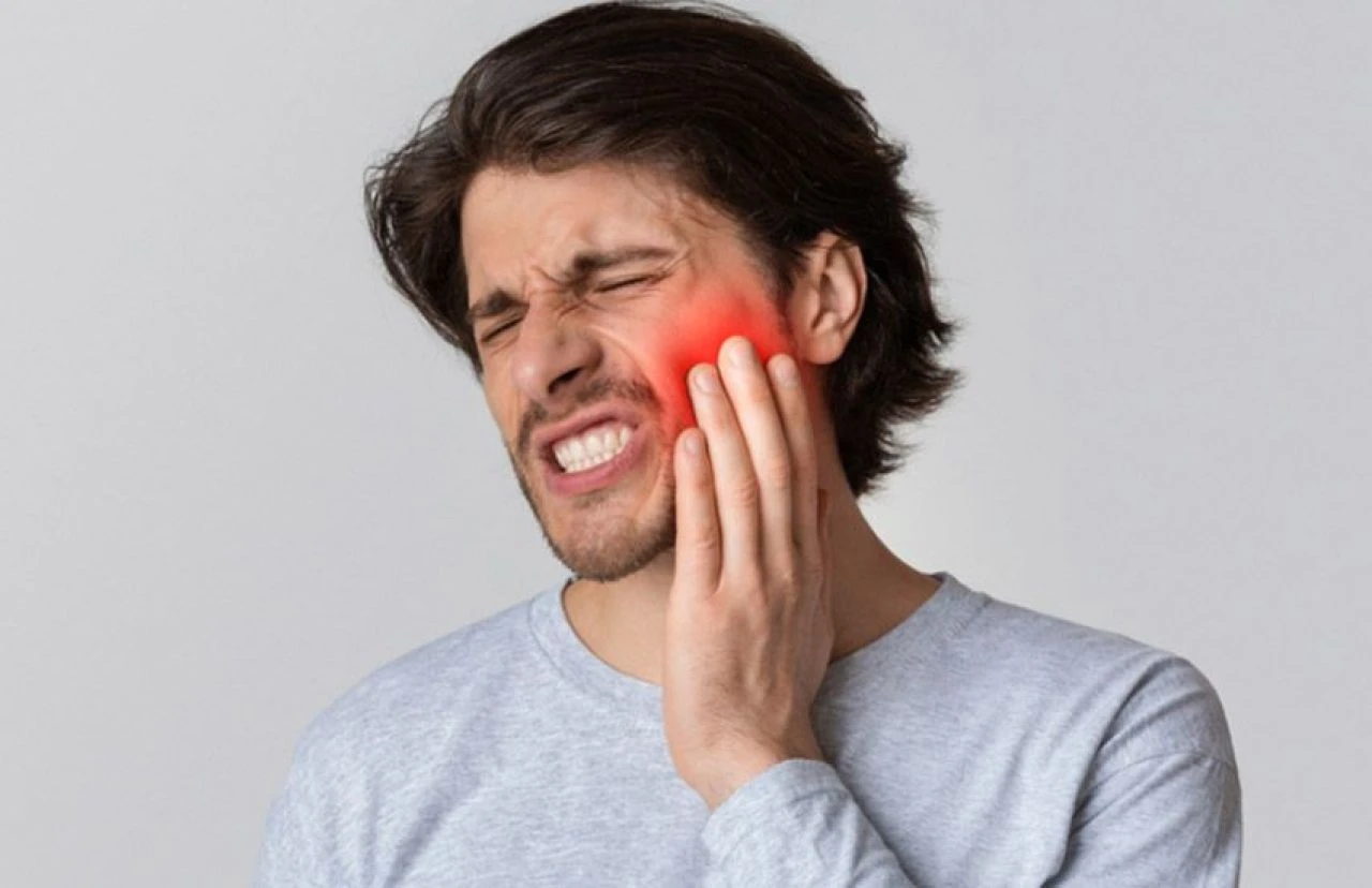 Diş ağrısı neden olur, nasıl geçer? Diş ağrısına ne iyi gelir?